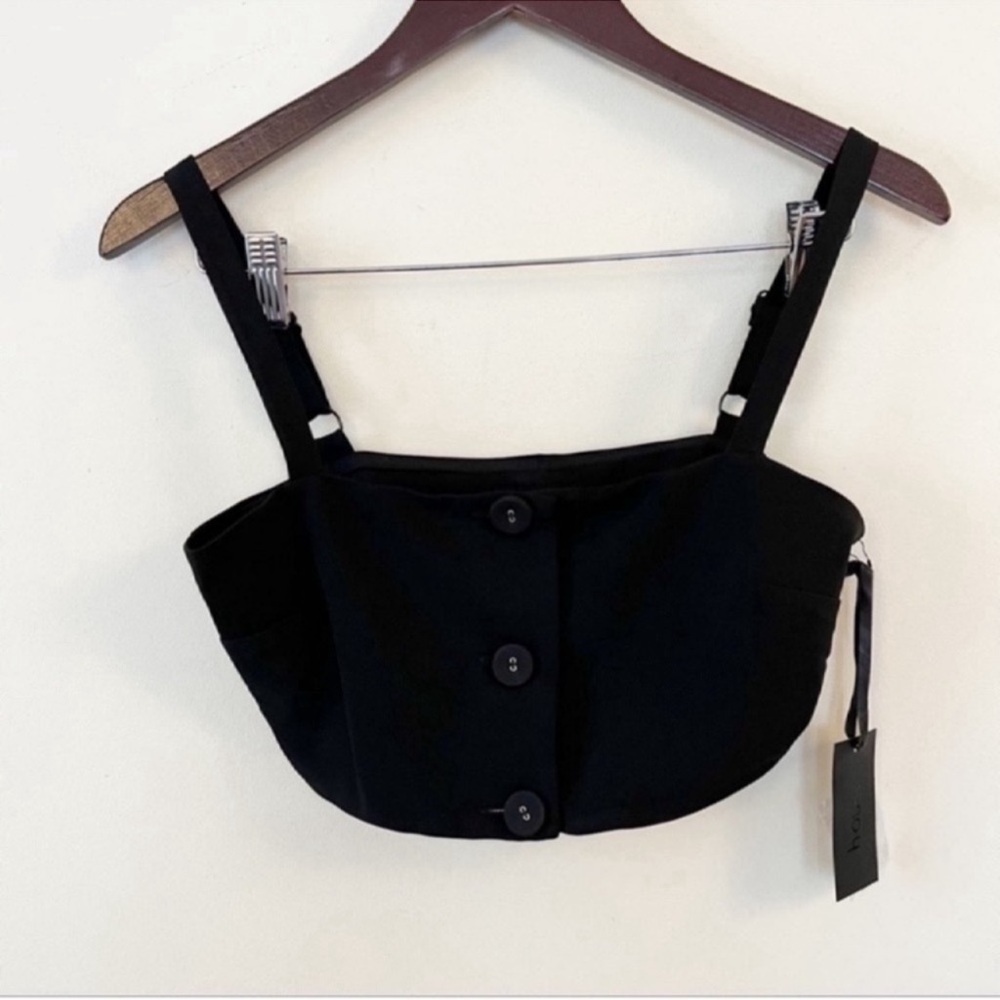 Revolve H:OURS Button Front Sleeveless Crop Top Size Small NEW Issey Black
